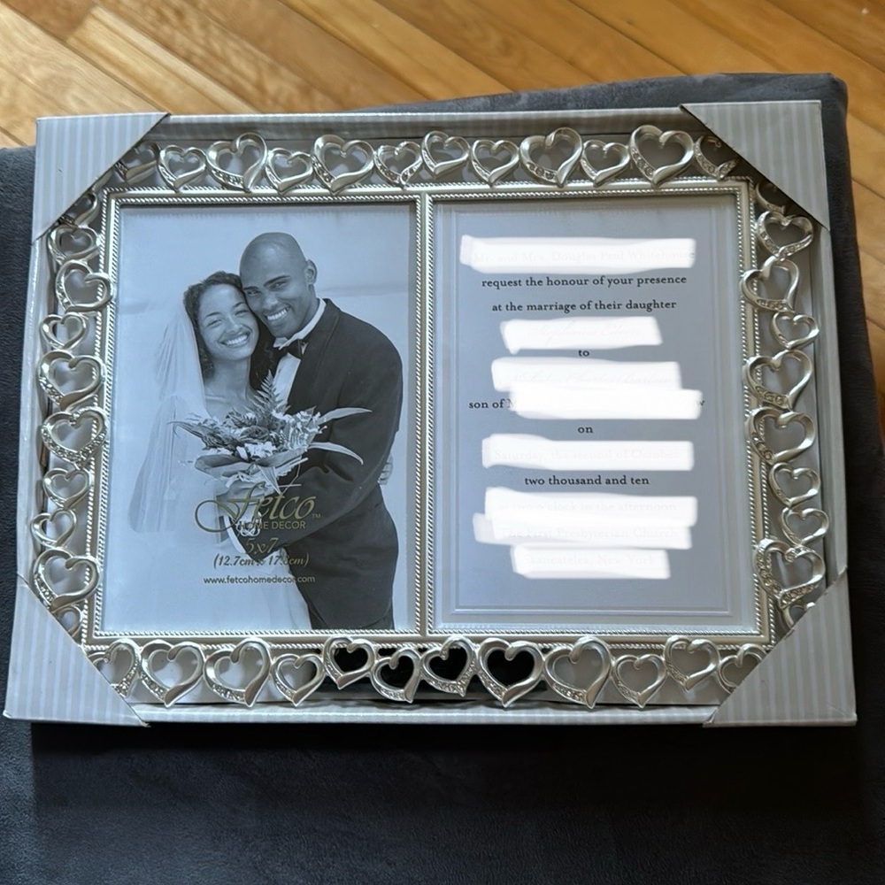 Wedding Photo & Invitation Memory Frame - Picture 1 of 3